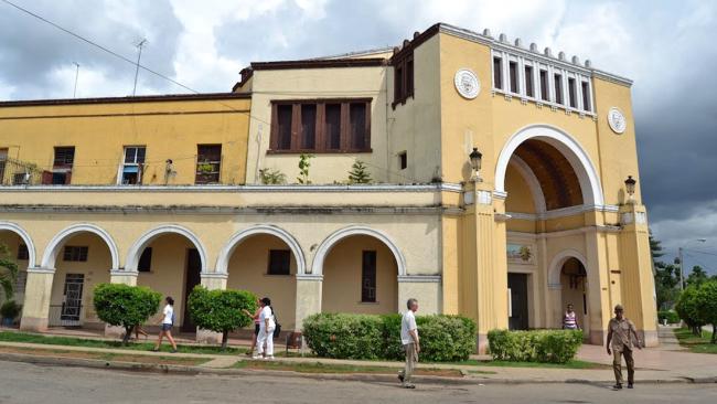 Antiguo cine Lutgardita, en La Habana.